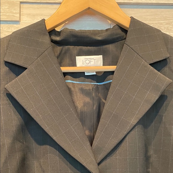 Ann Taylor LOFT Women’s Black Pinstripe Blazer, Size 14, Good Condition - Picture 4 of 4